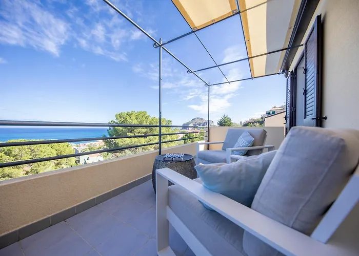 Апартаменти Ilenia Seaview Чефалу