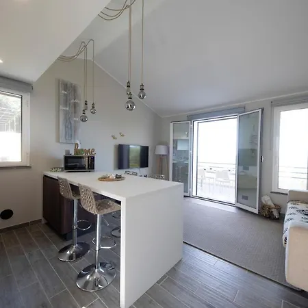 Ilenia Seaview * تْشيفالو