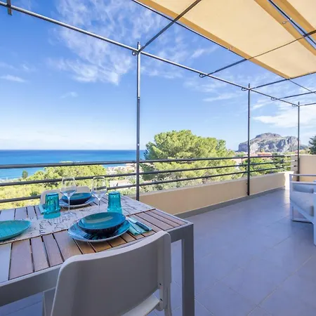 Ilenia Seaview شقة