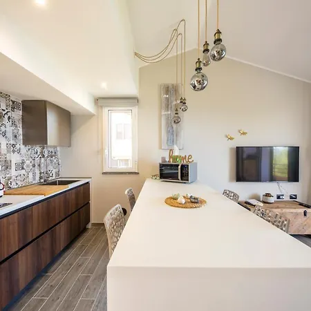 Ilenia Seaview شقة *